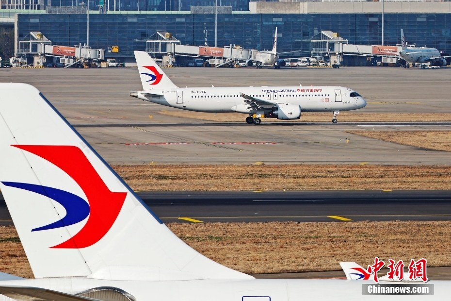 Primo volo del primo aereo C919 al mondo nell'anno del Coniglio