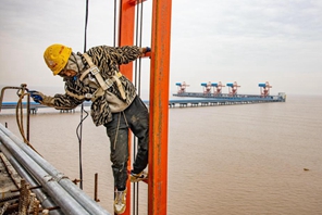 Cina: in costruzione l'autostrada sul mare