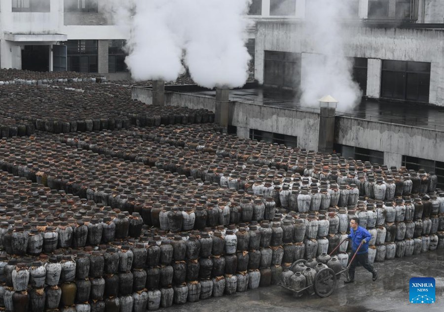 Shaoxing: vino di riso prodotto con metodo di fermentazione tradizionale