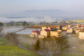 Jiangxi: la campagna immersa nella nebbia