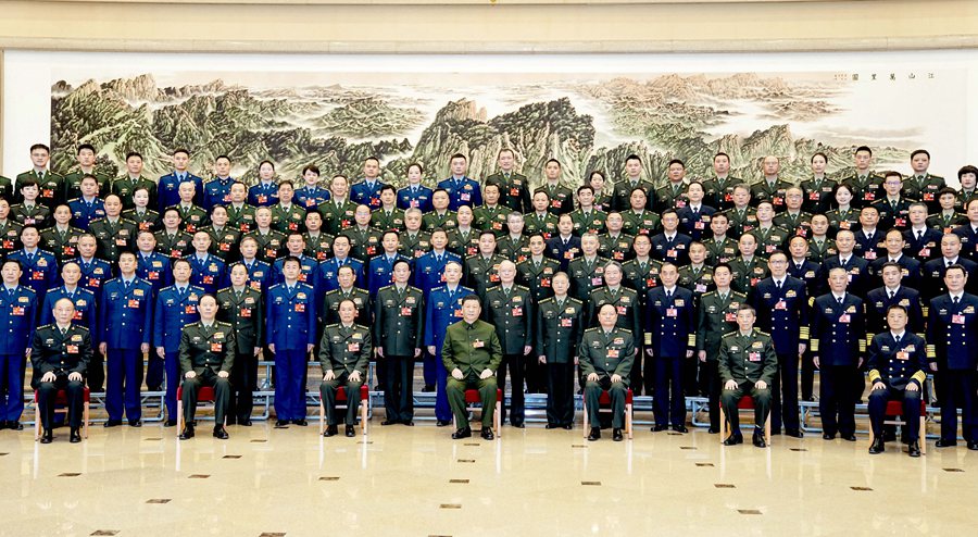 Xi Jinping presenzia alla riunione plenaria della delegazione dell'esercito e della polizia