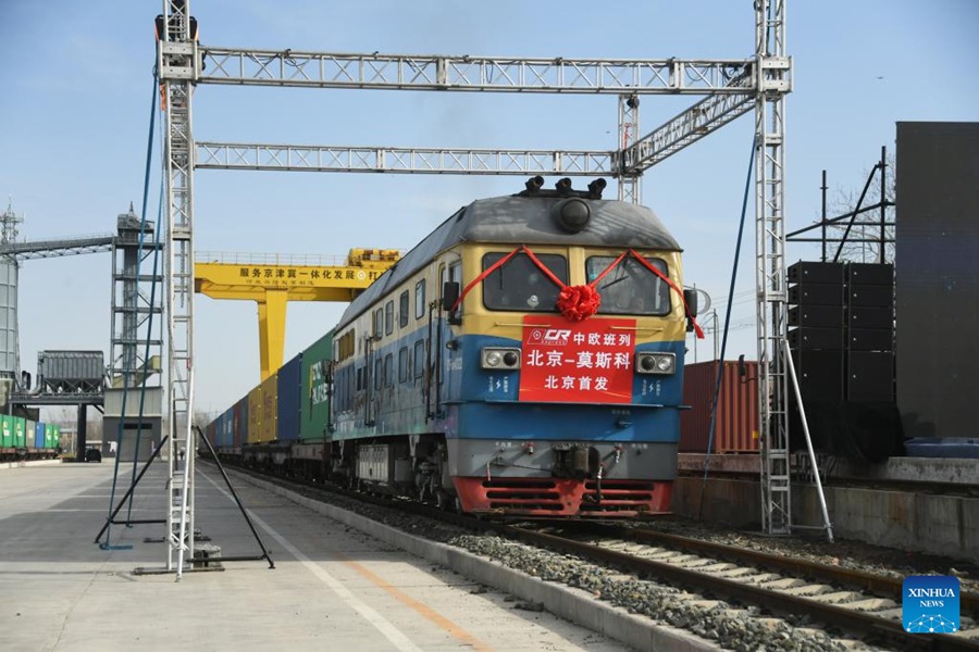 Beijing lancia il primo servizio diretto di treni merci Cina-Europa