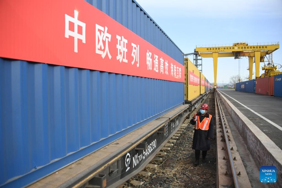 Beijing lancia il primo servizio diretto di treni merci Cina-Europa