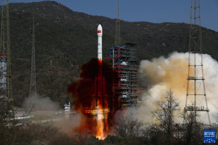 Cina: lanciato con successo il satellite Gaofen-13 02