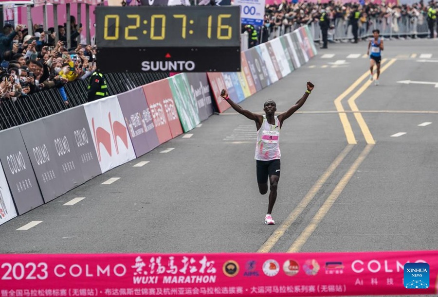 He Jie rinnova il record nazionale cinese di maratona maschile