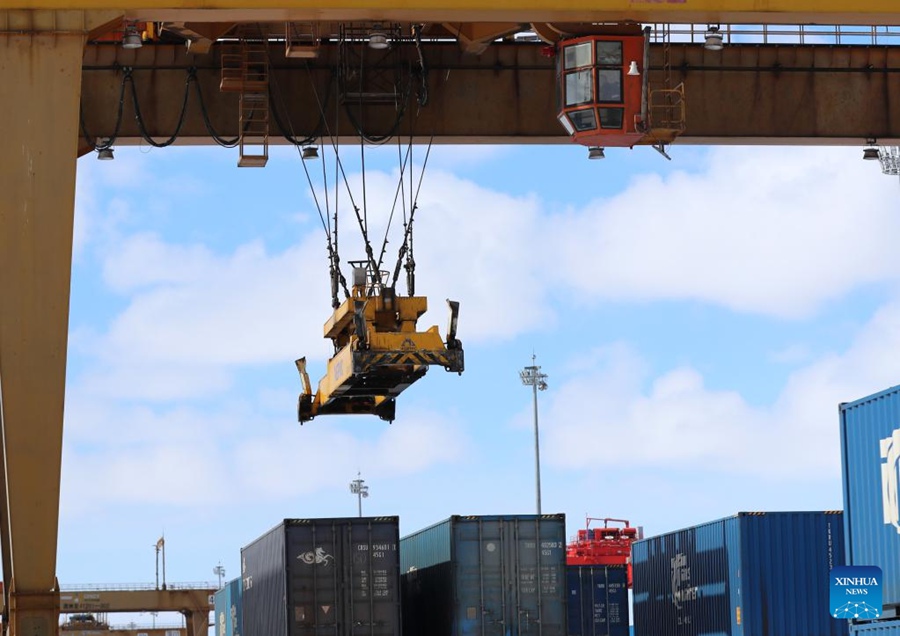 Il più grande porto terrestre della Cina registra una crescita costante del traffico