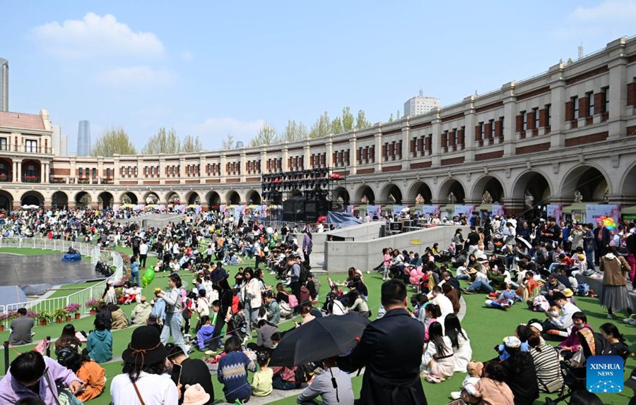 Tianjin: la fioritura di begonie stimola il turismo