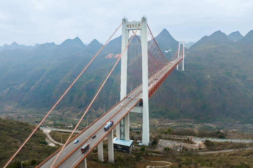 Il ponte sul fiume Baling. (Quotidiano del Popolo Online/Tu Min)