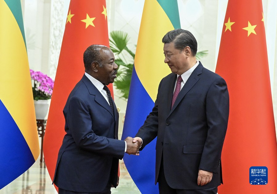 Colloquio di Xi Jinping con il presidente del Gabon