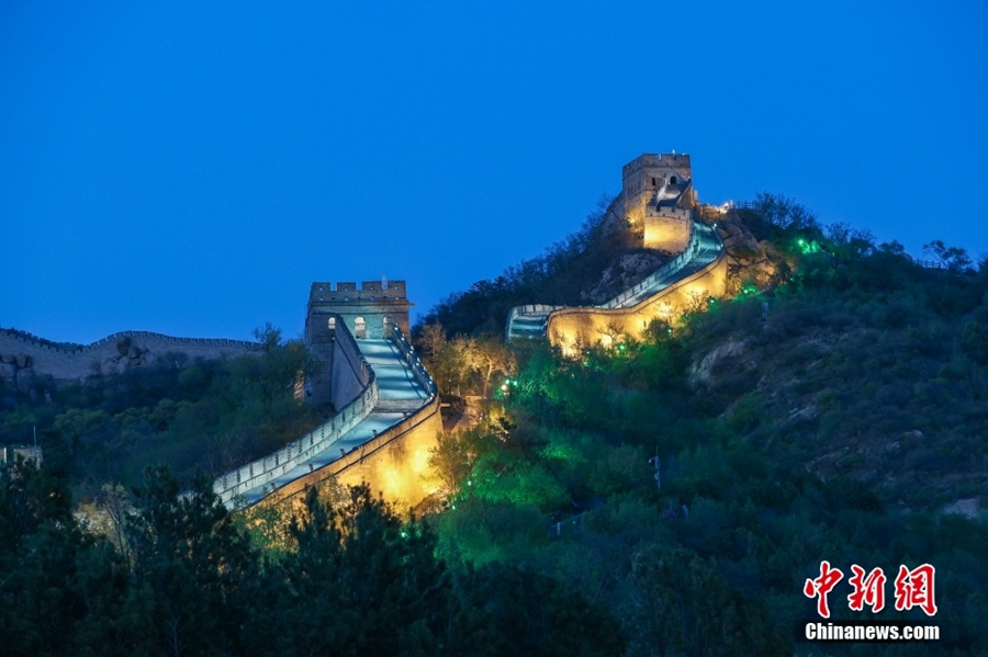 Beijing: la Grande Muraglia di Badaling aperta anche la notte