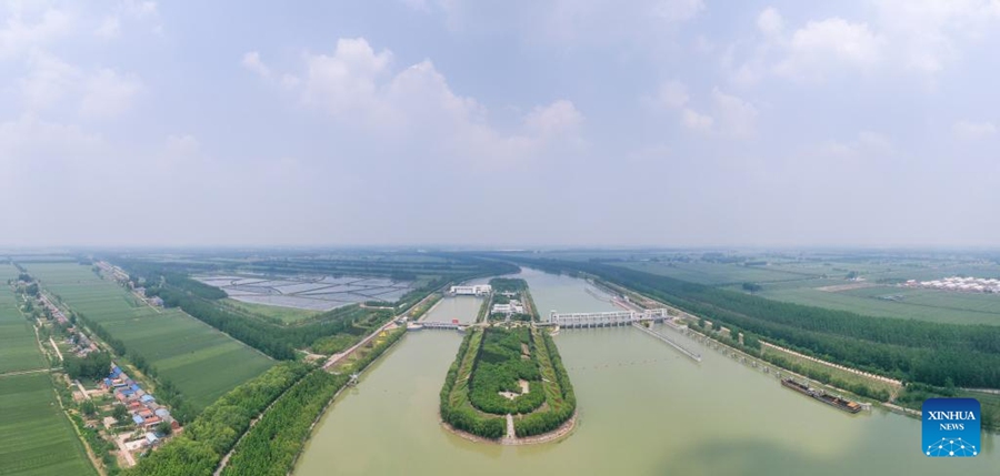 Una stazione di pompaggio del progetto di deviazione dell'acqua da sud a nord nella contea di Sihong, provincia del Jiangsu. (12 maggio 2023 - Fang Dongxu/Xinhua)