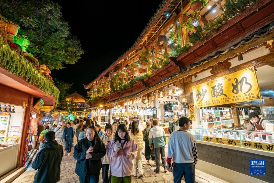 Lijiang: la notte bianca della città antica