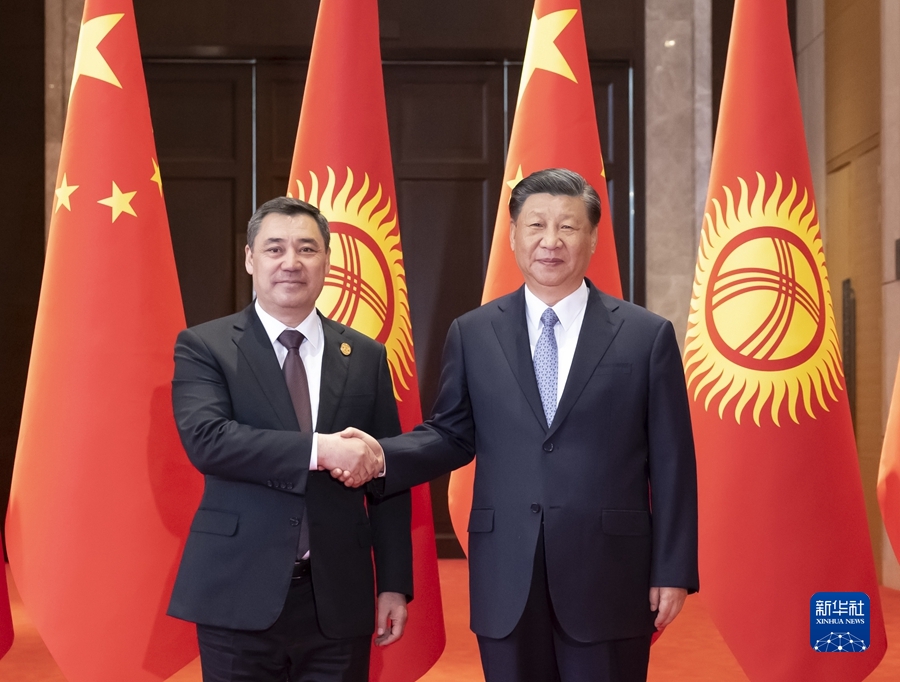 Xi Jinping incontra il presidente kirghiso Sadyr Japarov