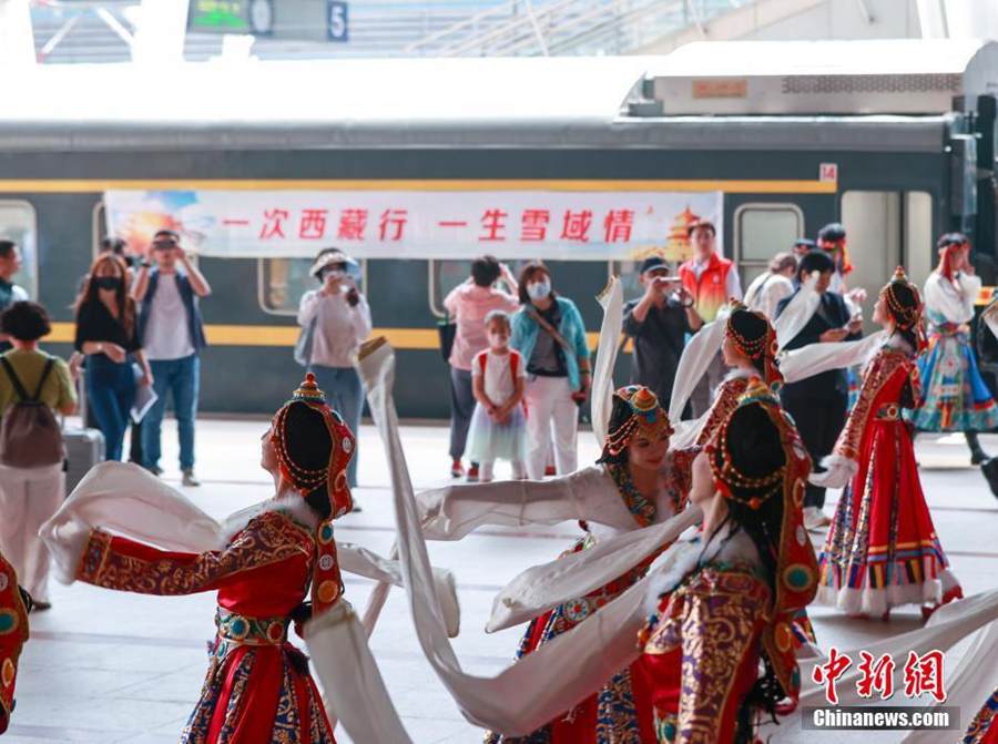 Parte il primo treno turistico Beijing-Tibet del 2023