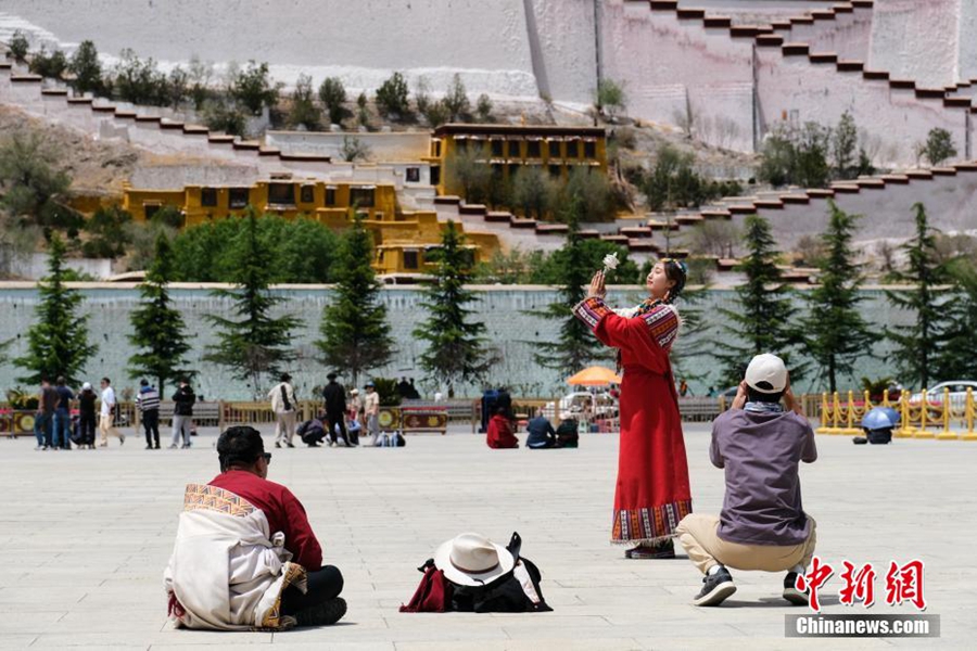 Lhasa: boom dei turisti