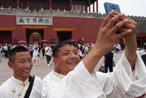 Giornata Internazionale del Bambino, una festa speciale per i bambini di etnia tibetana