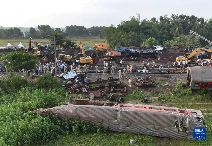 Bilancio delle vittime dell'incidente ferroviario in India aggiornato a 275