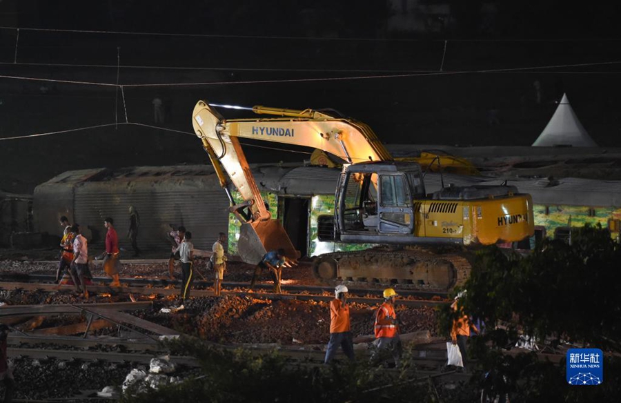 Bilancio delle vittime dell'incidente ferroviario in India aggiornato a 275