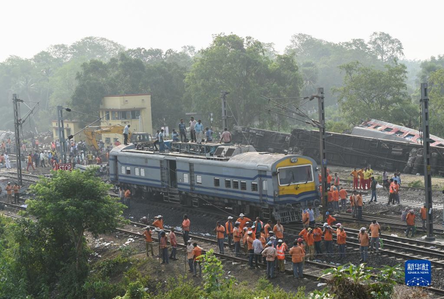 Bilancio delle vittime dell'incidente ferroviario in India aggiornato a 275