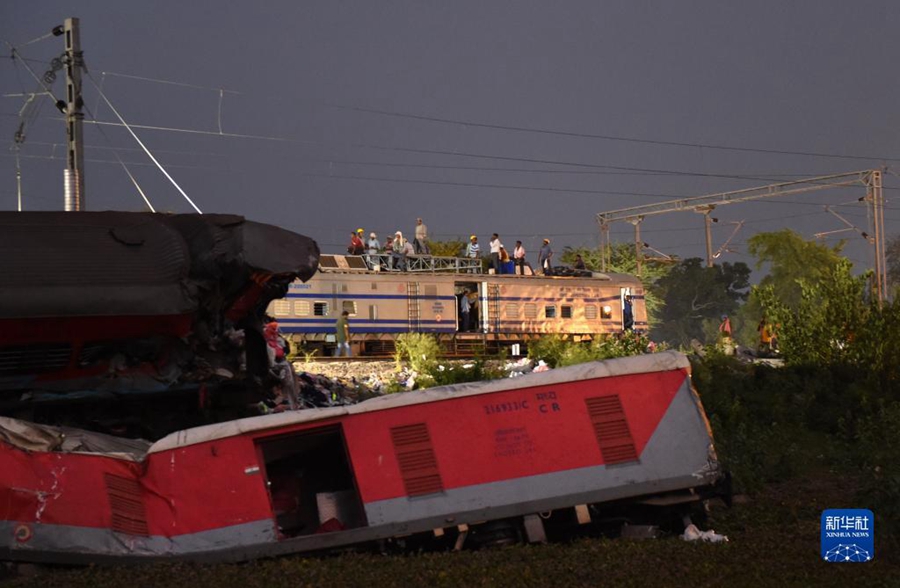 Bilancio delle vittime dell'incidente ferroviario in India aggiornato a 275