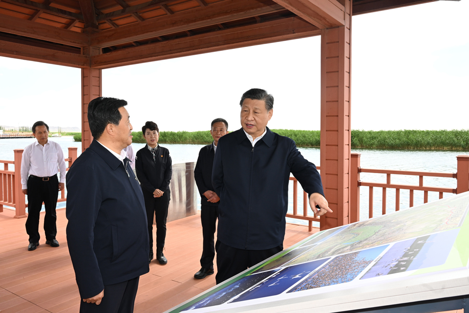 Bayan Nur, Xi Jinping presiede un simposio sulla prevenzione e controllo della desertificazione