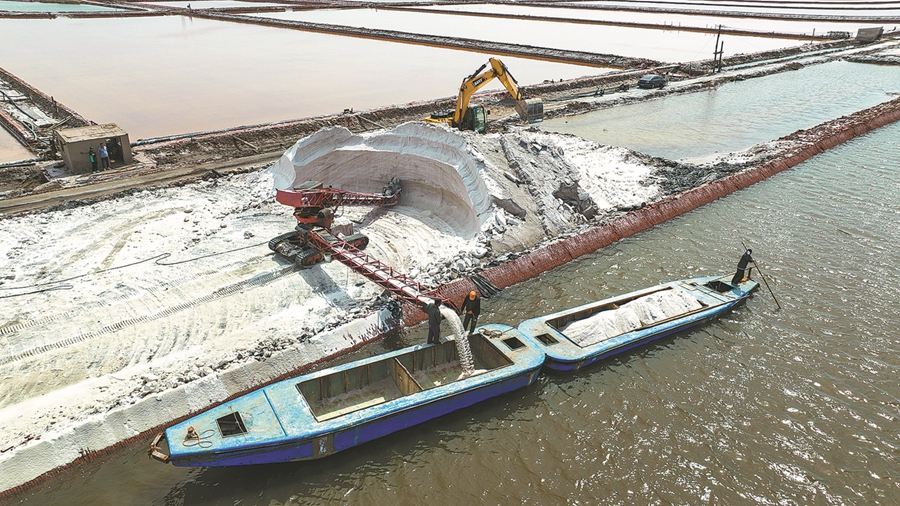 Estrazione primaverile nelle saline dello Hebei