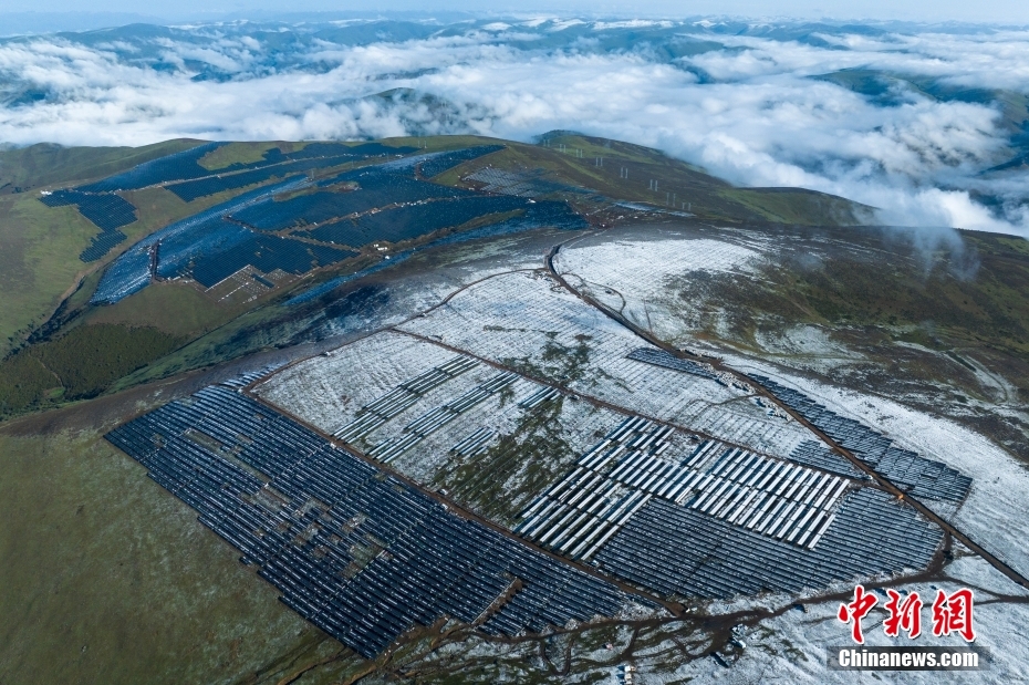 Mega centrale idroelettrica-fotovoltaica cinese entra in funzione