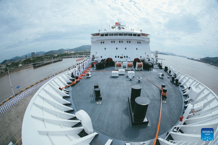 Nave ospedale della marina cinese salpa per una missione umanitaria