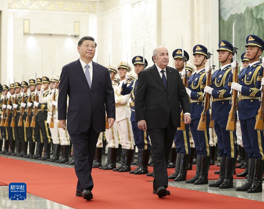 Colloquio tra Xi Jinping e il presidente algerino Abdelmadjid Tebboune