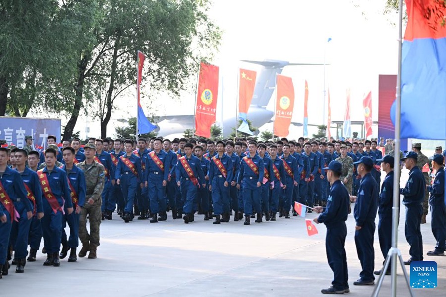 L'aeronautica cinese recluta i migliori cadetti di sempre nel 2023