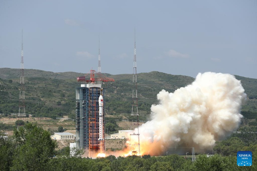 La Cina invia quattro satelliti nello spazio