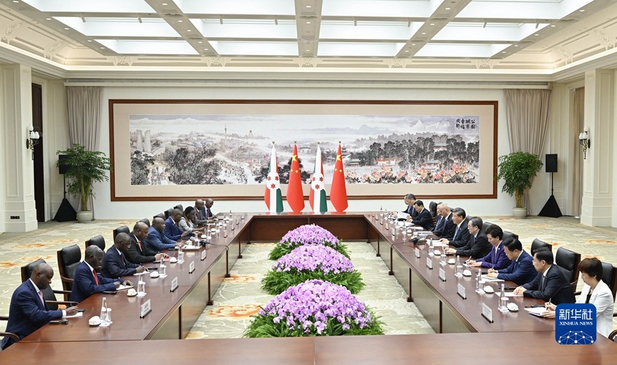 Xi Jinping ha incontrato il Presidente burundese Ndayishimiye