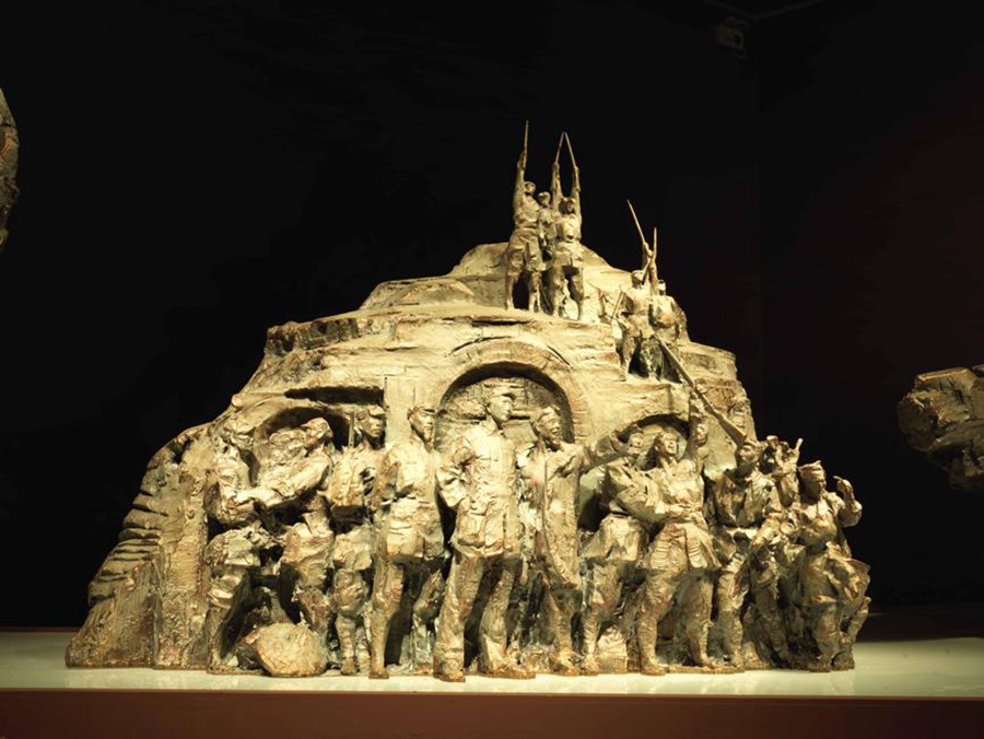 Mostra scultorea sui soldati dell'Armata Rossa onora lo spirito della Lunga Marcia