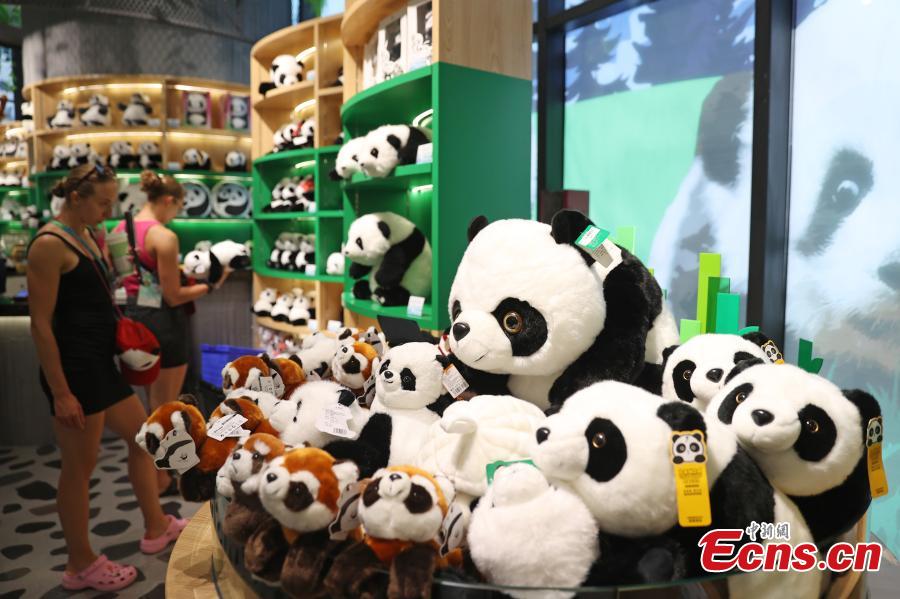 Chengdu: prodotti panda ottengono popolarità tra gli atleti internazionali delle Universiadi