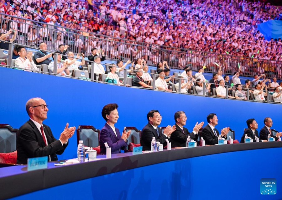 Le Universiadi di Chengdu si concludono mentre 