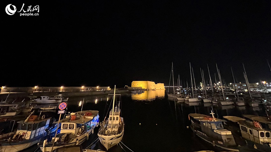 Il porto turistico dell'isola di Creta. (Foto/Quotidiano del Popolo)