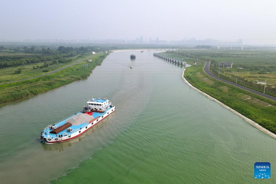 La rotta che collega i Fiumi Yangtze e Huaihe in operazione di prova nell'Anhui cinese