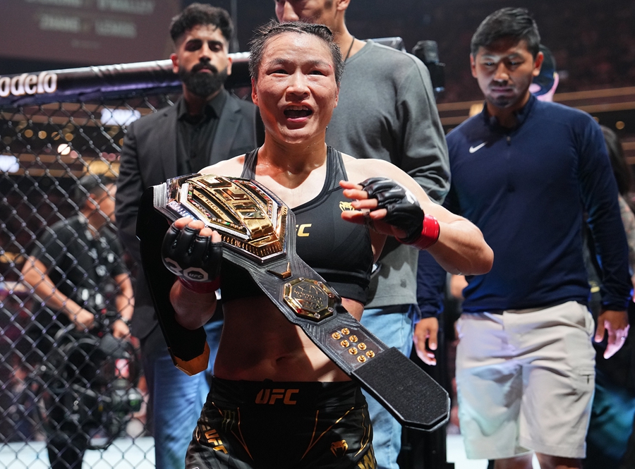 Zhang Weili batte Amanda Lemos, mantenendo il titolo dei pesi paglia all'UFC 292