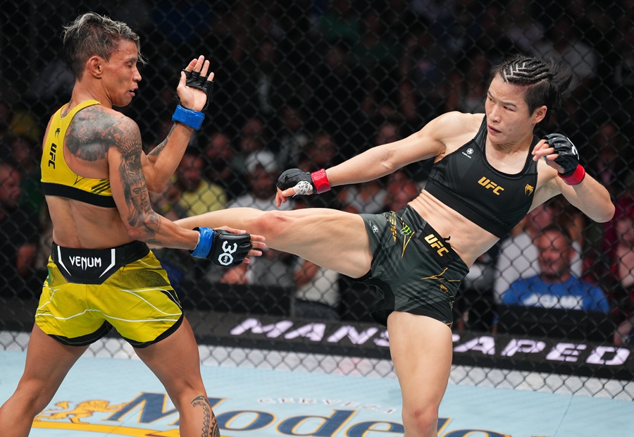 Zhang Weili batte Amanda Lemos, mantenendo il titolo dei pesi paglia all'UFC 292