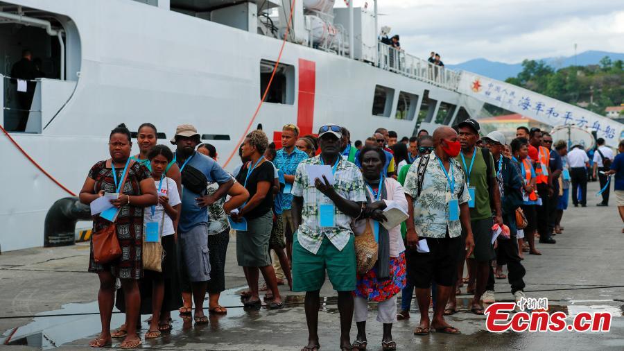 La nave ospedale della Marina cinese parte dalle Isole Salomone per Timor Est