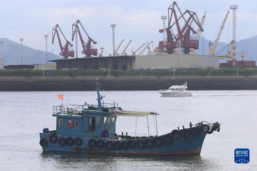 Fujian: pescherecci tornano in porto in vista del tifone Saola