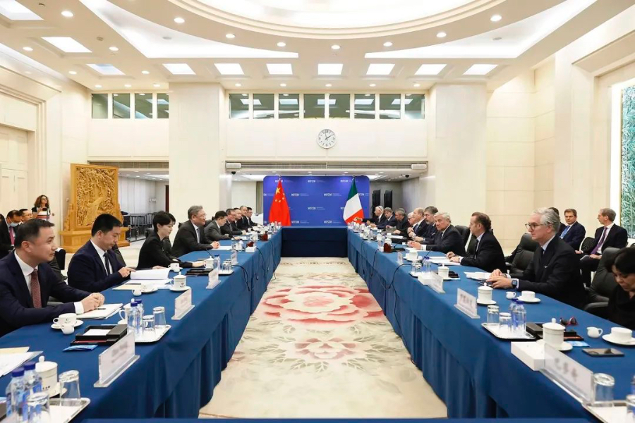 Incontro tra Wang Wentao e Antonio Tajani