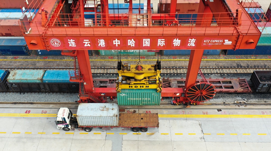 Lianyungang, Jiangsu: China Railway Express offre uno sbocco sul mare ai Paesi dell'Asia centrale