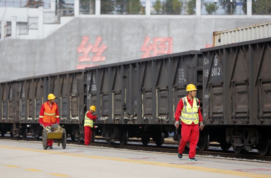 Lianyungang, Jiangsu: China Railway Express offre uno sbocco sul mare ai Paesi dell'Asia centrale