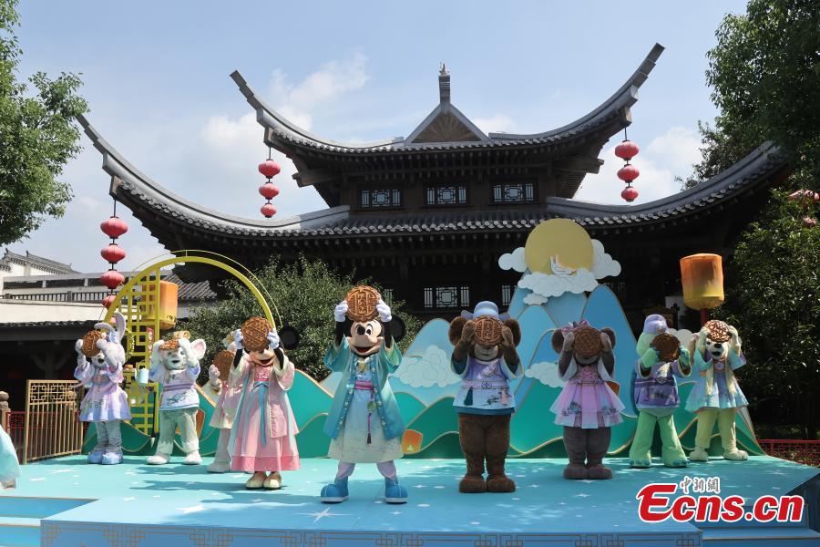 Shanghai Disney celebra la Festa di Metà Autunno