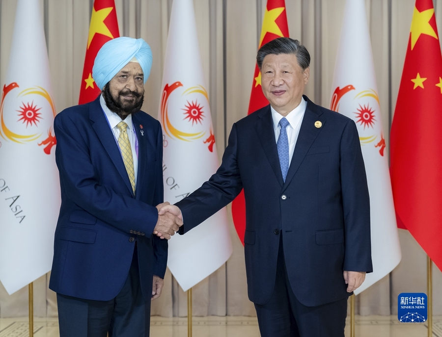 Xi Jinping, incontro con il Presidente ad interim del Consiglio Olimpico dell'Asia Raja Randhir Singh