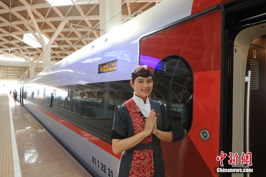 Entrata in servizio la ferrovia ad alta velocità Jiakarta-Bandung