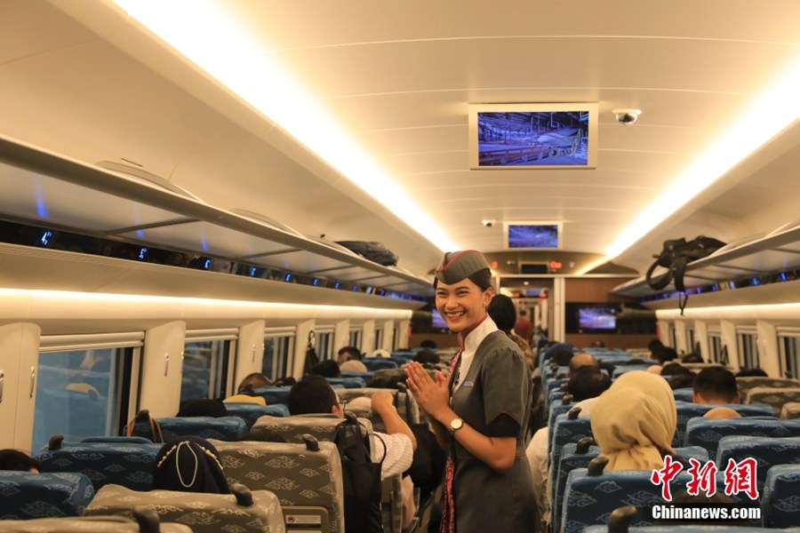 Entrata in servizio la ferrovia ad alta velocità Jiakarta-Bandung