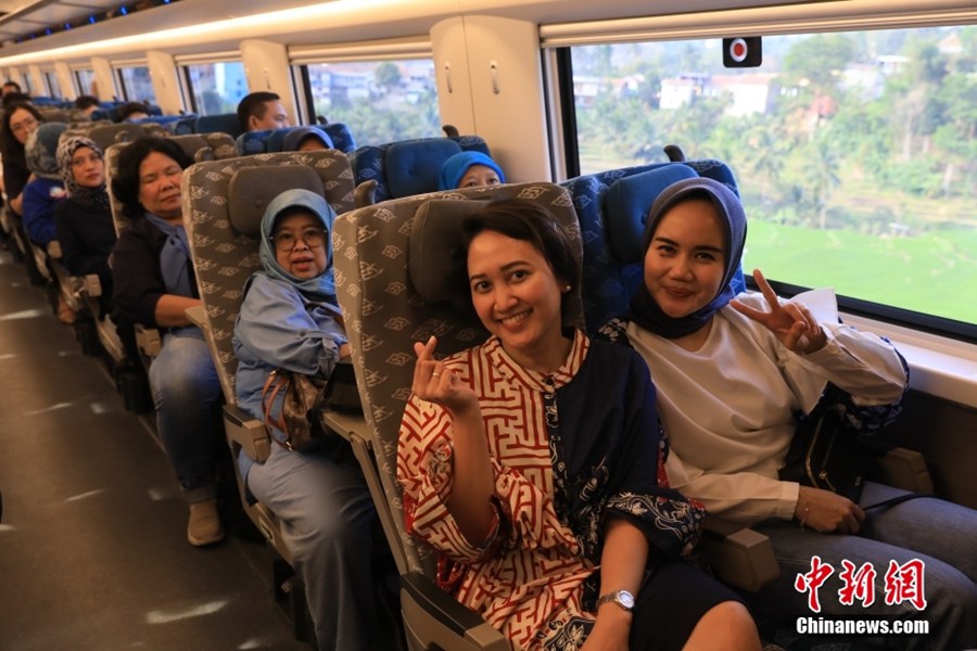 Entrata in servizio la ferrovia ad alta velocità Jiakarta-Bandung