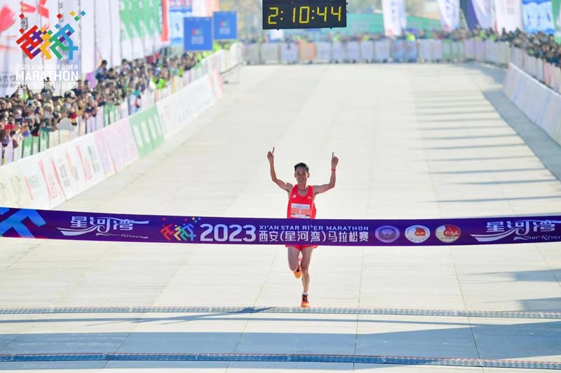 La Maratona di Xi'an: 3500 corridori riuniti nella città antica